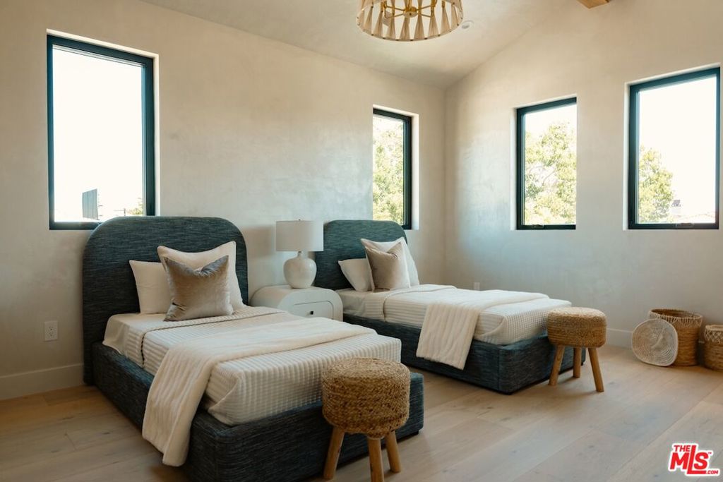 4273 Murietta Avenue