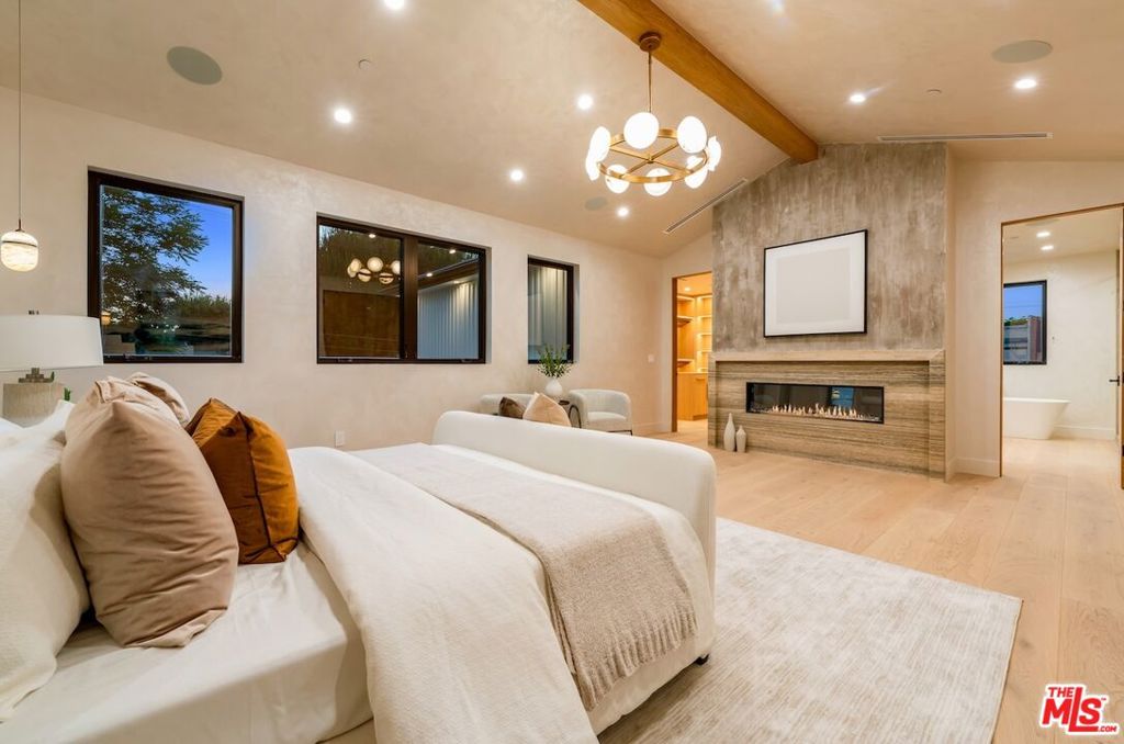 4273 Murietta Avenue