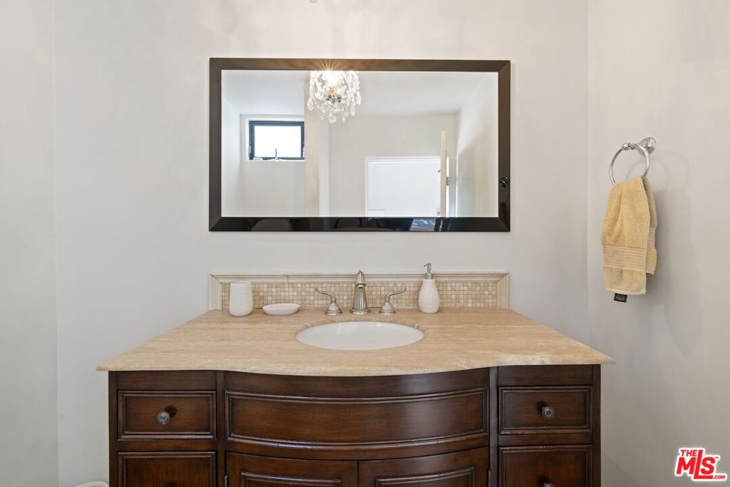 15656 Crownridge Place
