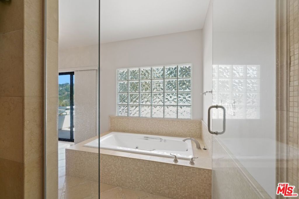 15656 Crownridge Place