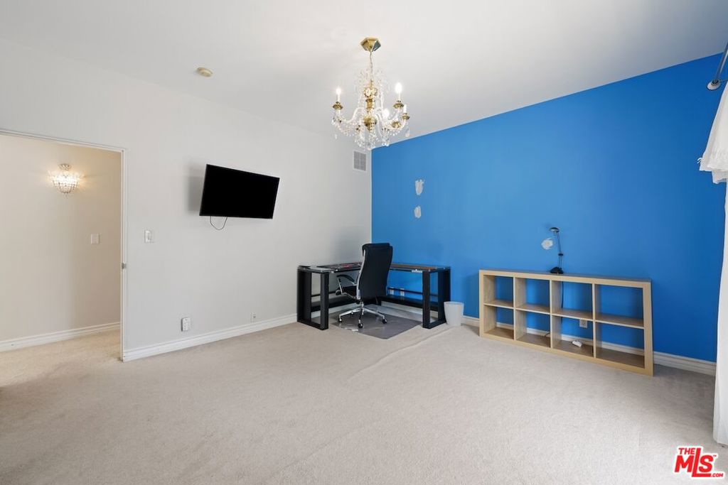 15656 Crownridge Place