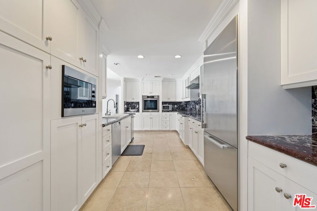 15656 Crownridge Place
