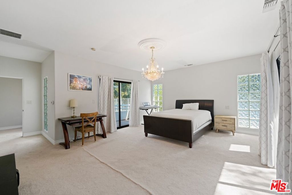 15656 Crownridge Place