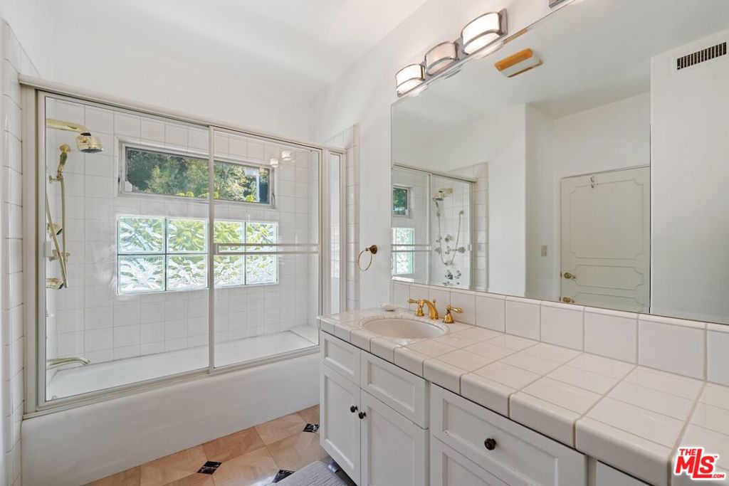 15656 Crownridge Place