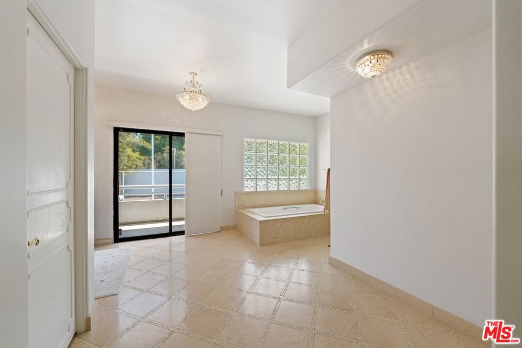 15656 Crownridge Place