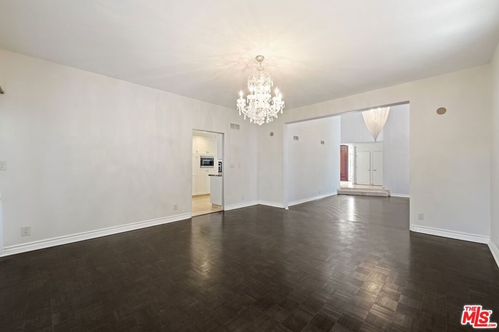 15656 Crownridge Place