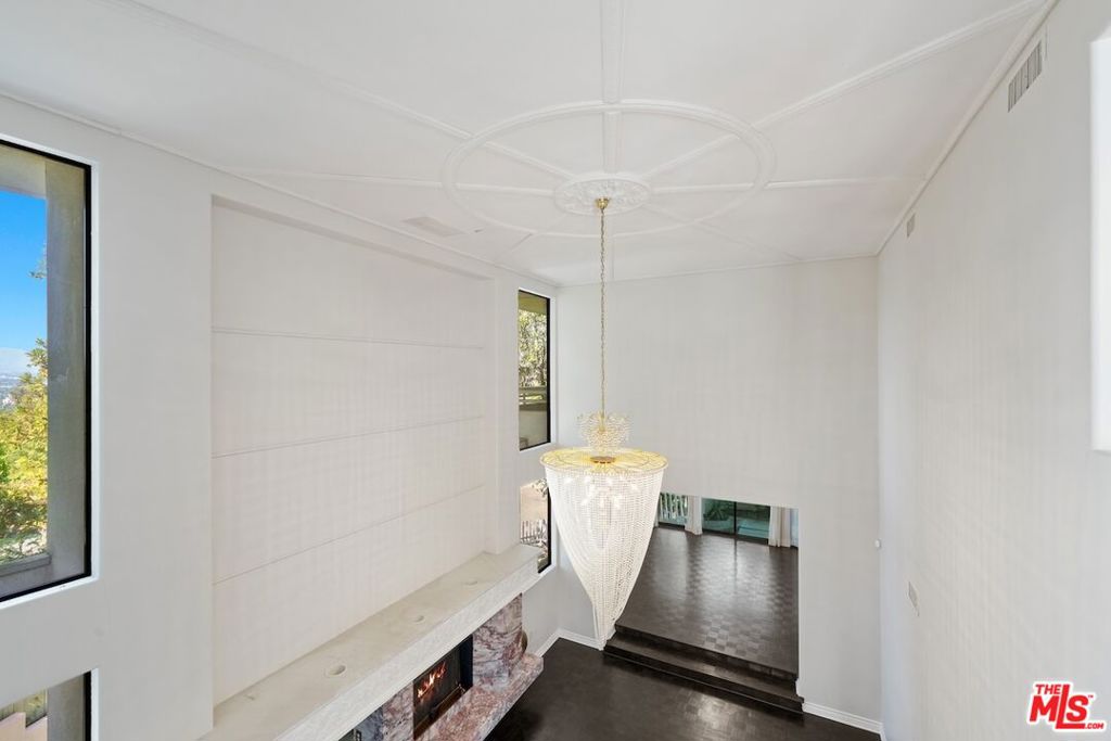 15656 Crownridge Place