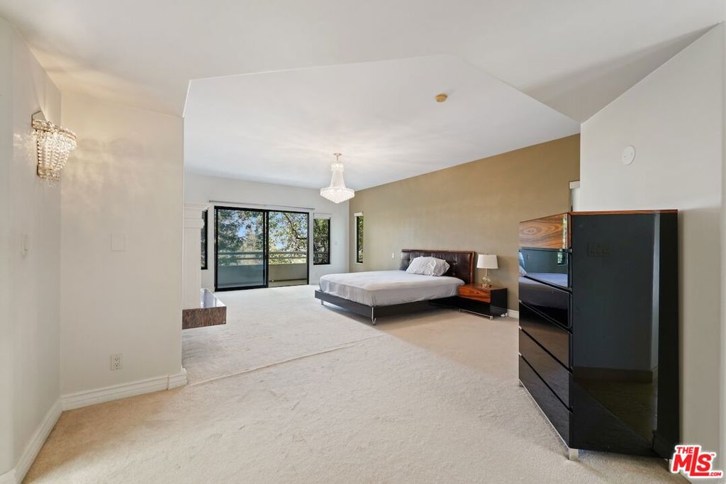 15656 Crownridge Place