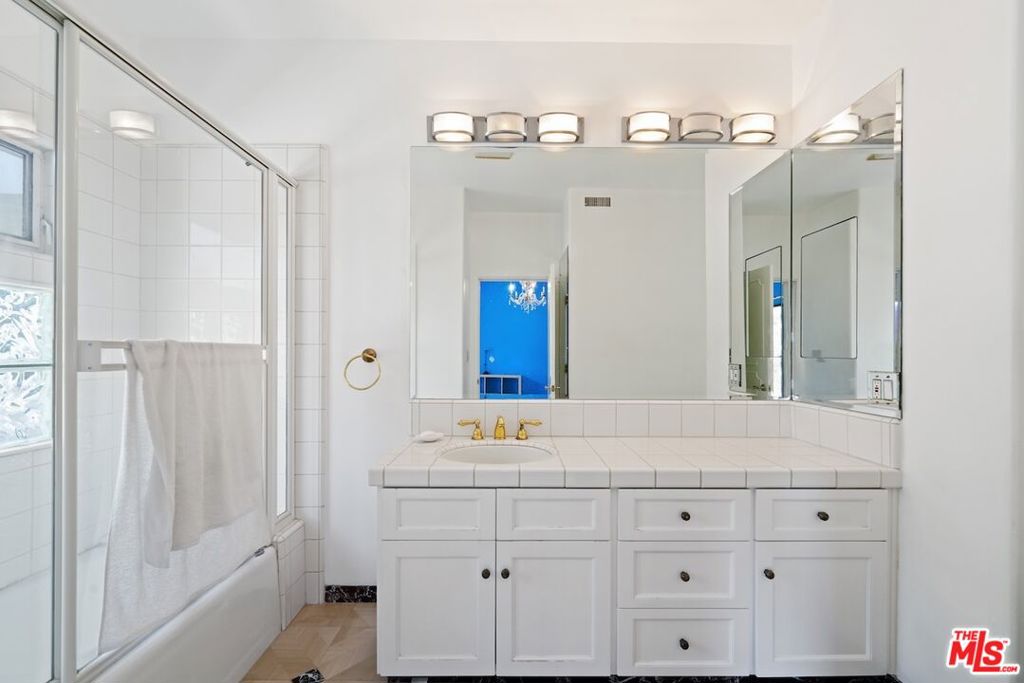 15656 Crownridge Place