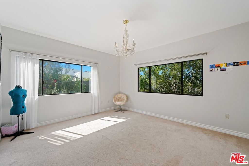 15656 Crownridge Place