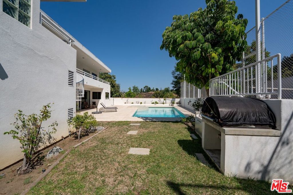 15656 Crownridge Place