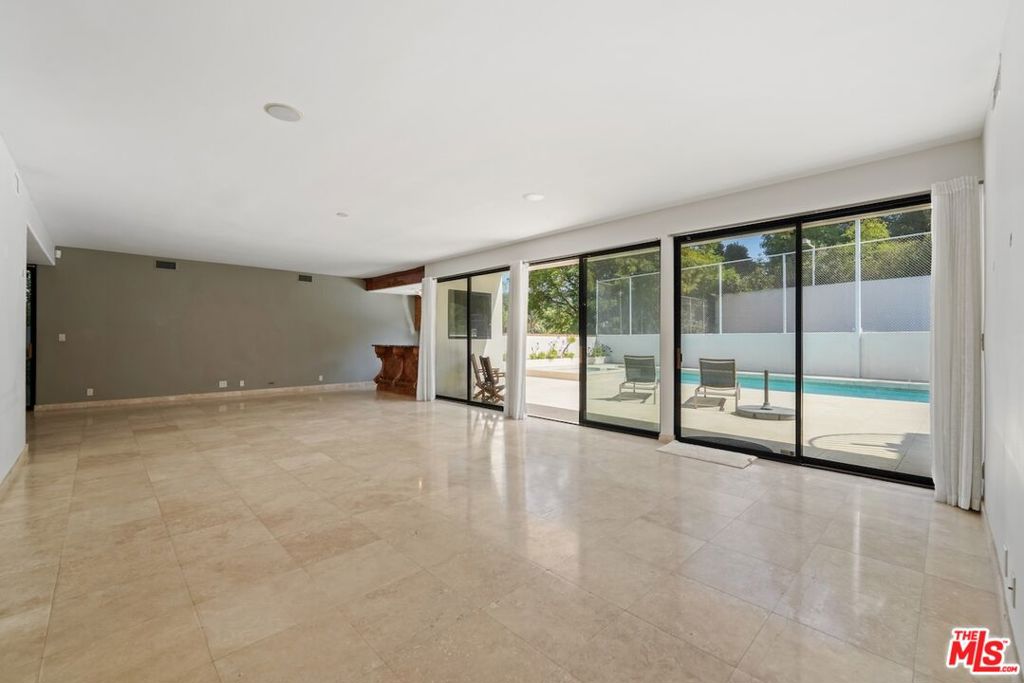 15656 Crownridge Place