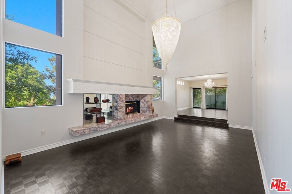 15656 Crownridge Place