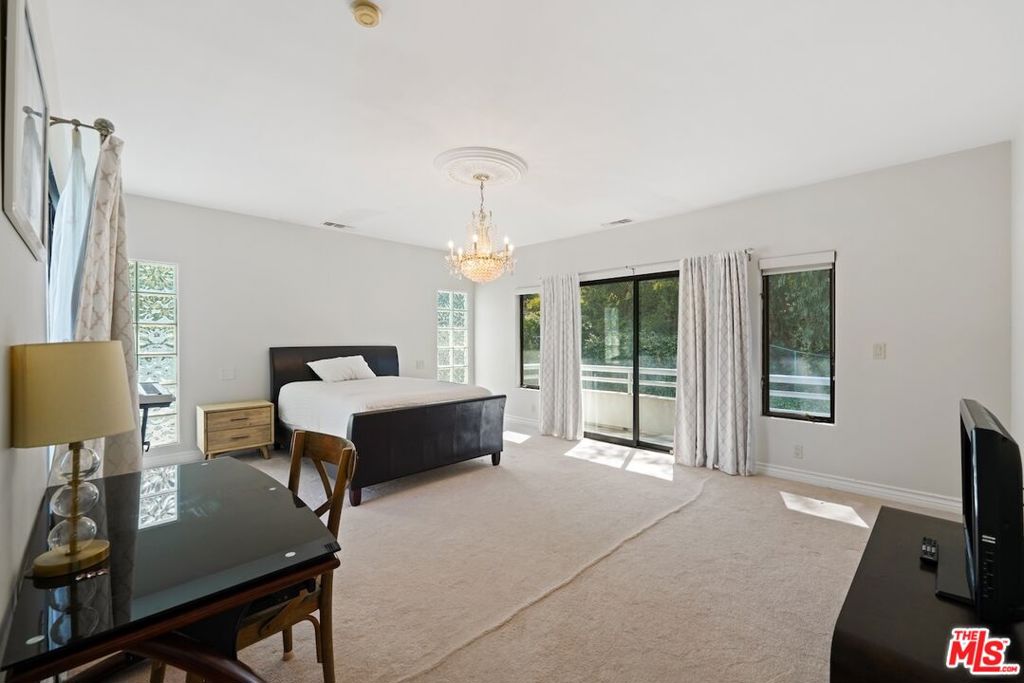 15656 Crownridge Place