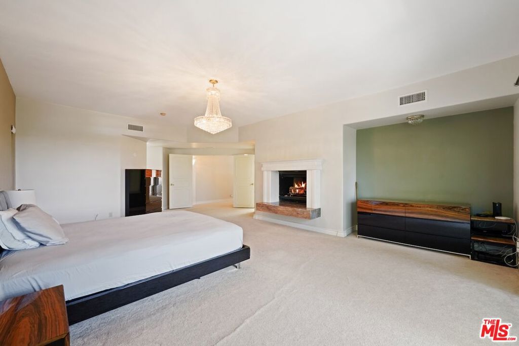 15656 Crownridge Place