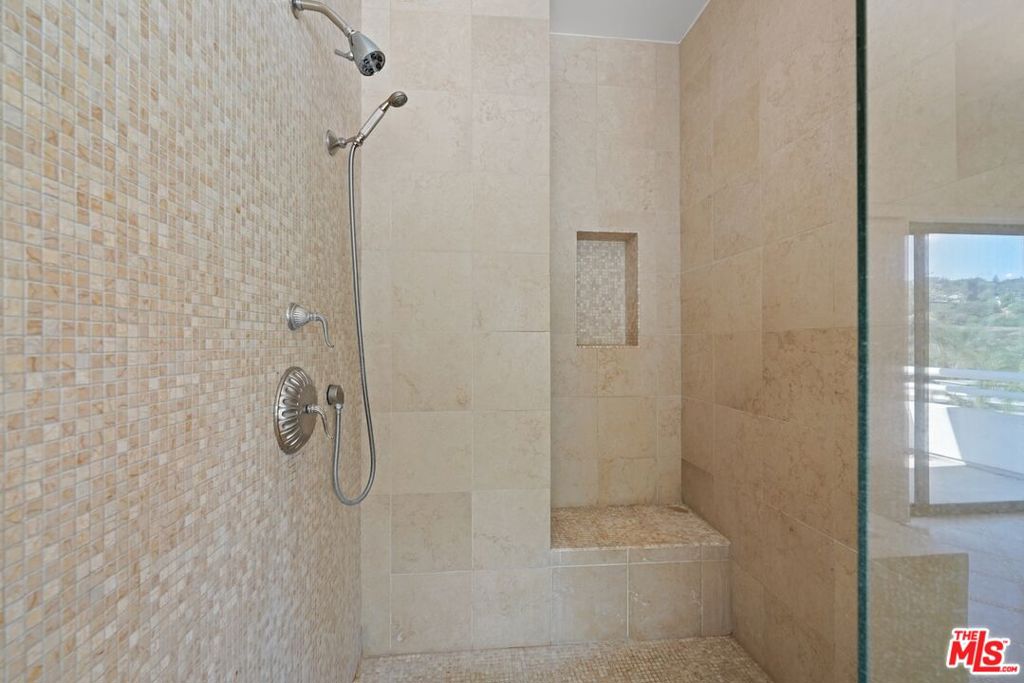 15656 Crownridge Place