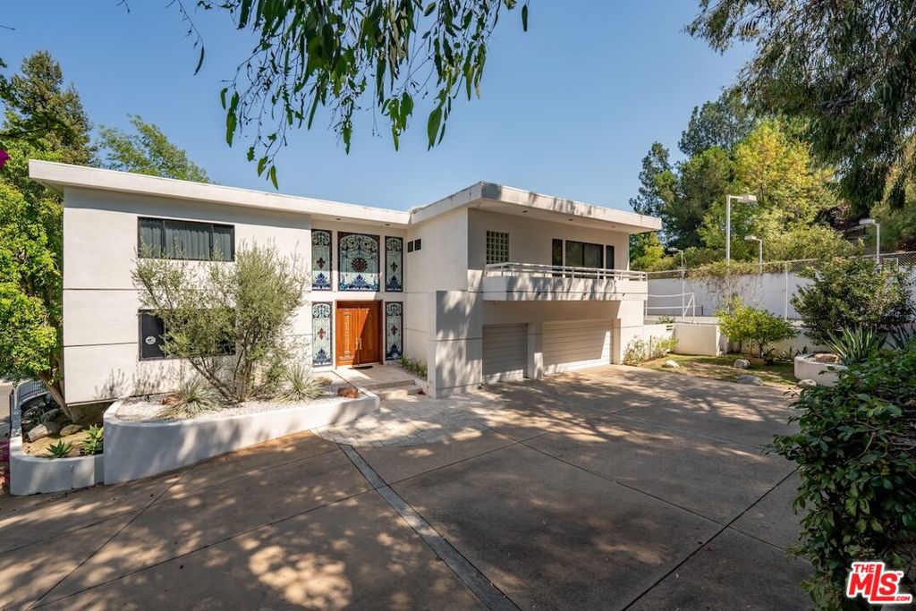 15656 Crownridge Place