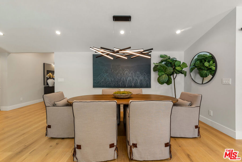 20748 Burbank Boulevard