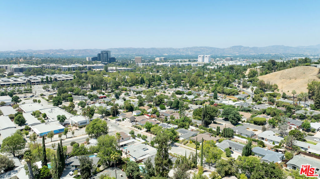 20748 Burbank Boulevard