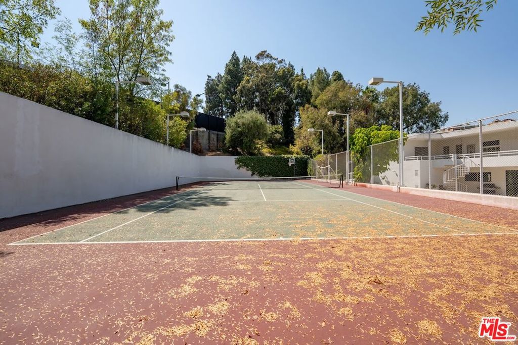 15656 Crownridge Place