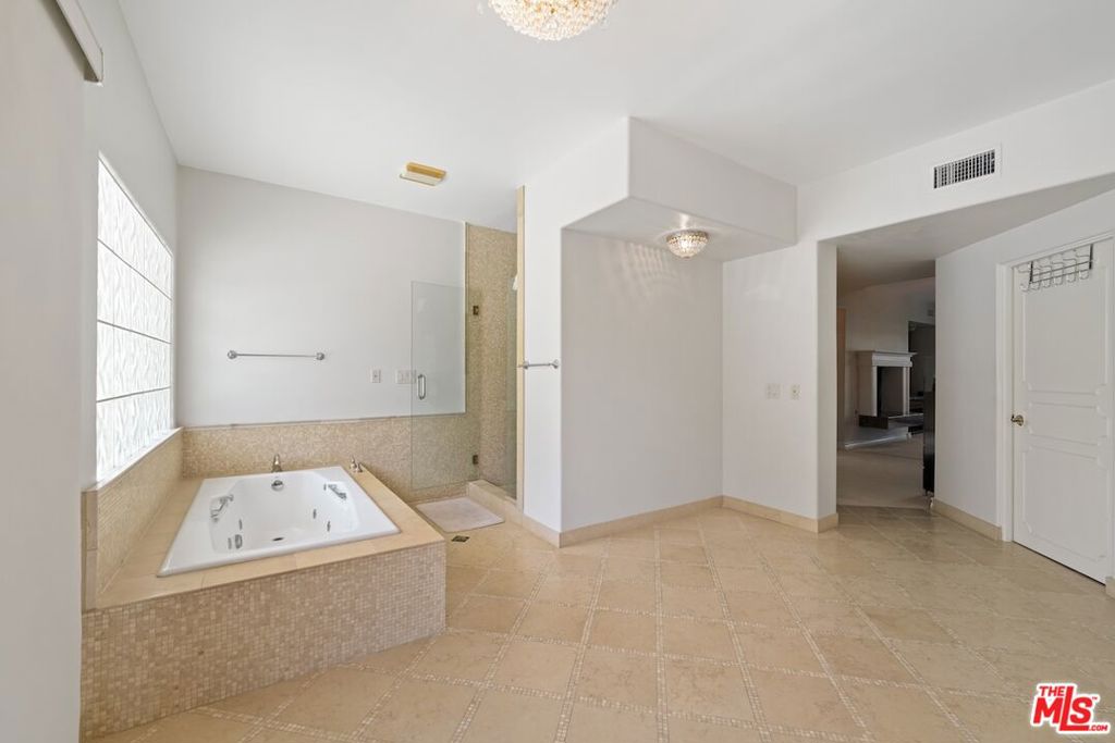 15656 Crownridge Place