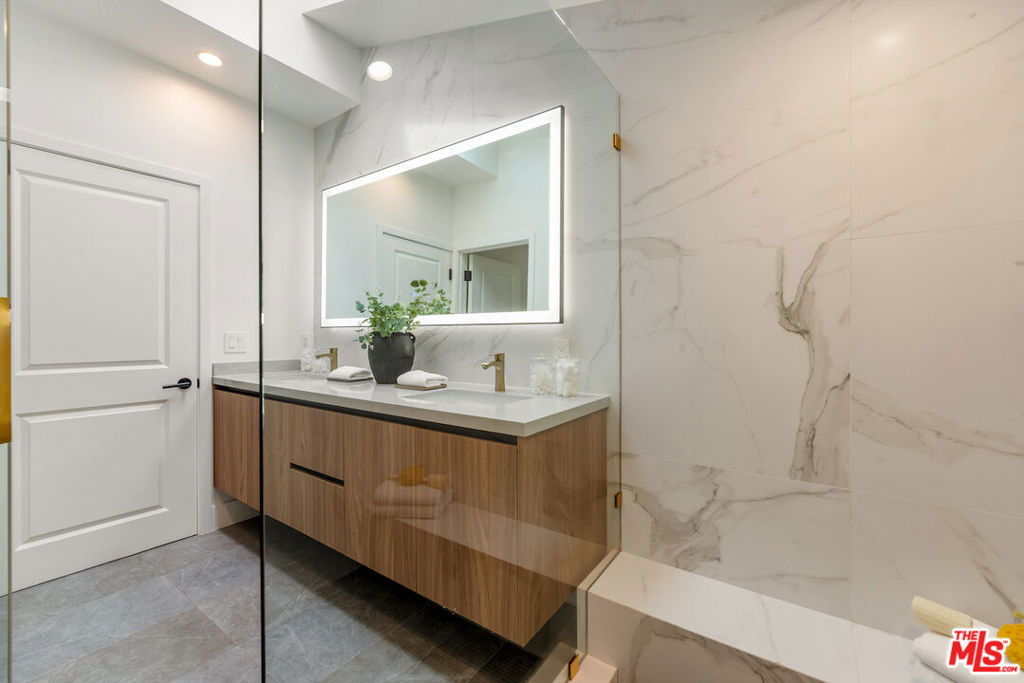 20748 Burbank Boulevard