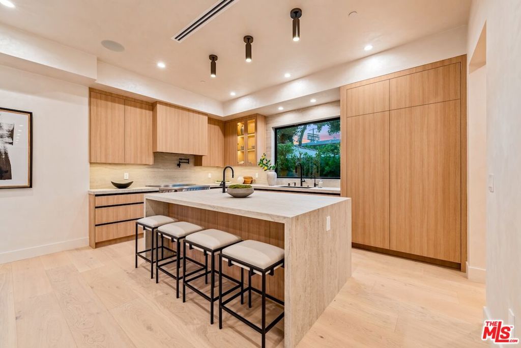 4273 Murietta Avenue