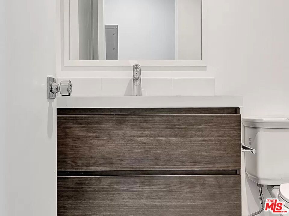 5750 1/2 Kester Avenue