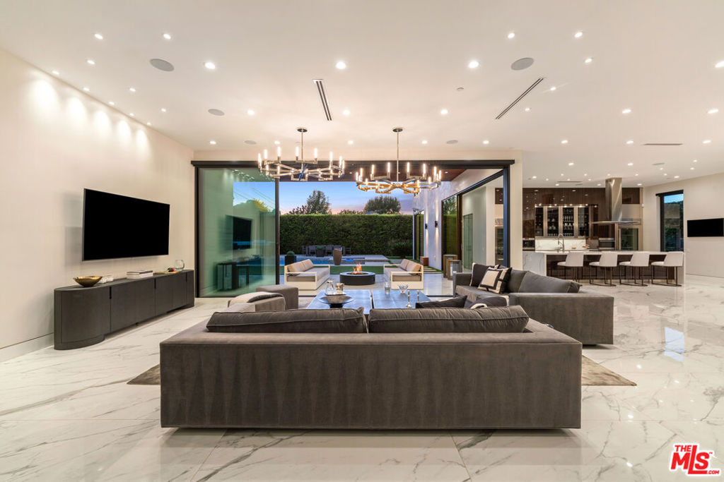 4049 Coldwater Canyon Avenue