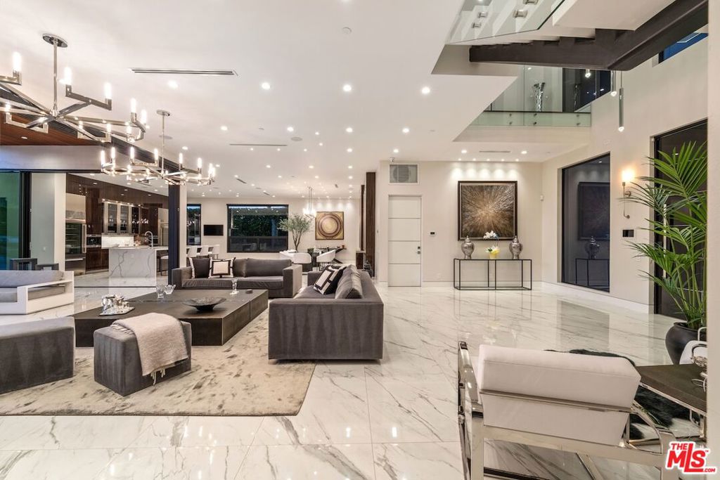 4049 Coldwater Canyon Avenue