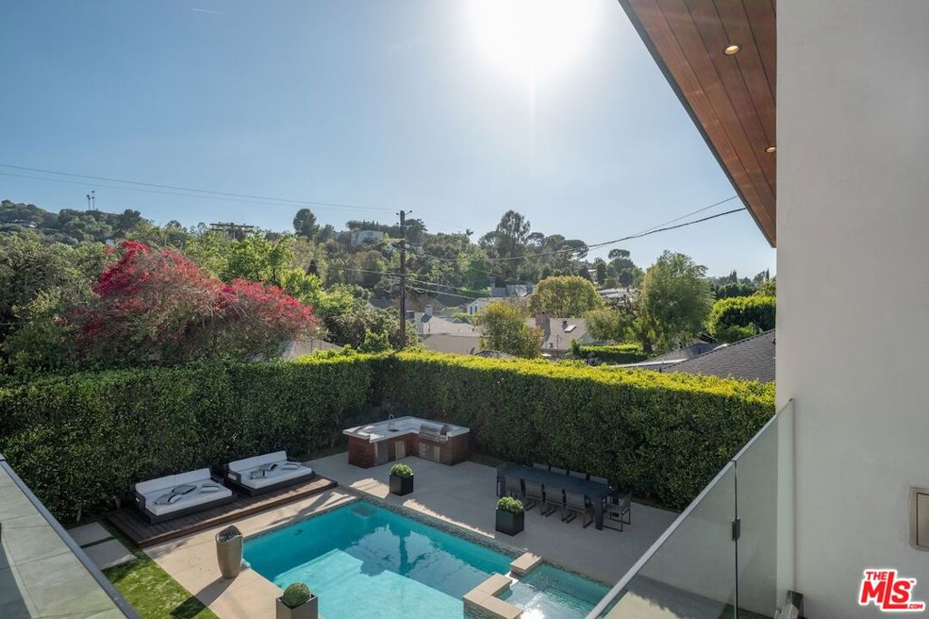 4049 Coldwater Canyon Avenue