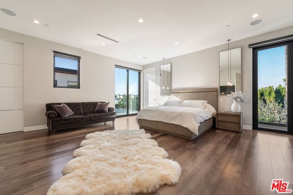 4049 Coldwater Canyon Avenue