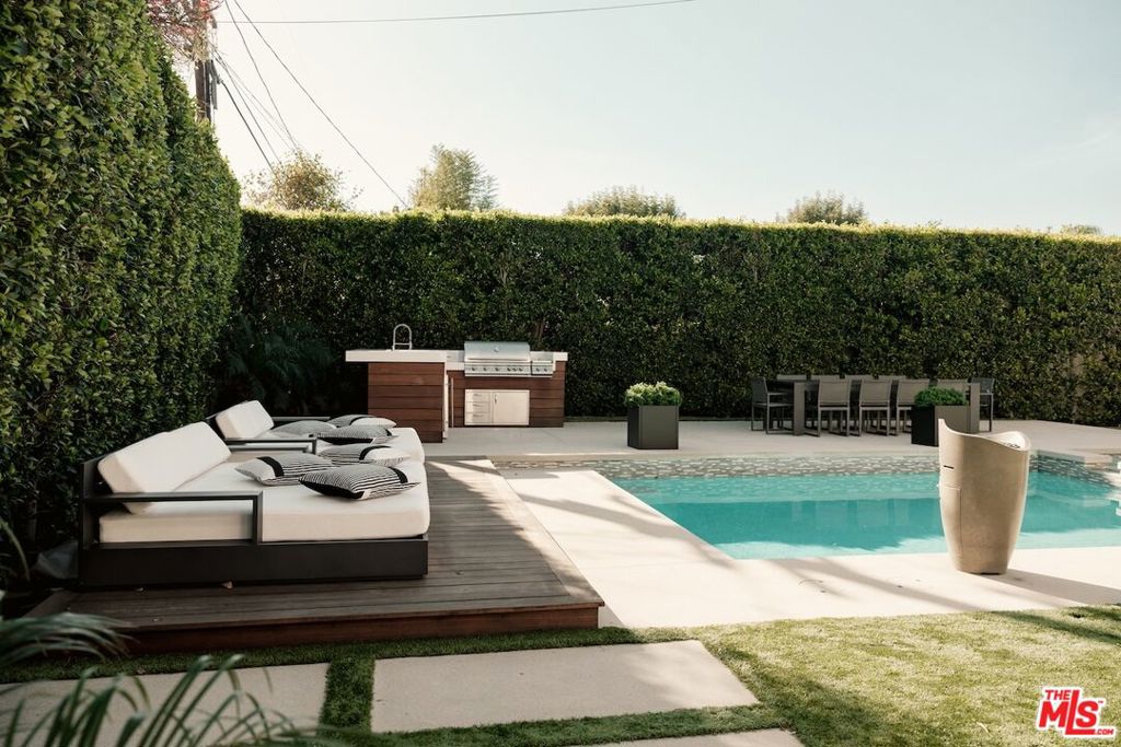 4049 Coldwater Canyon Avenue