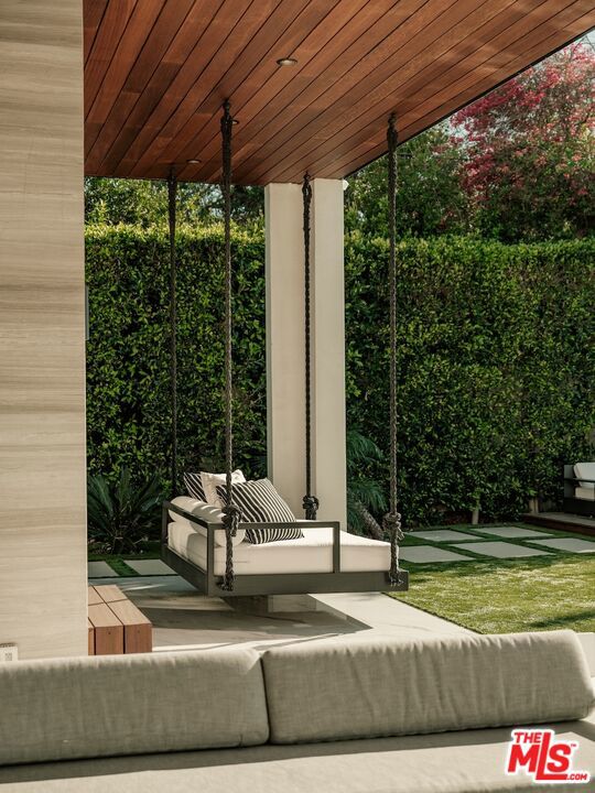 4049 Coldwater Canyon Avenue