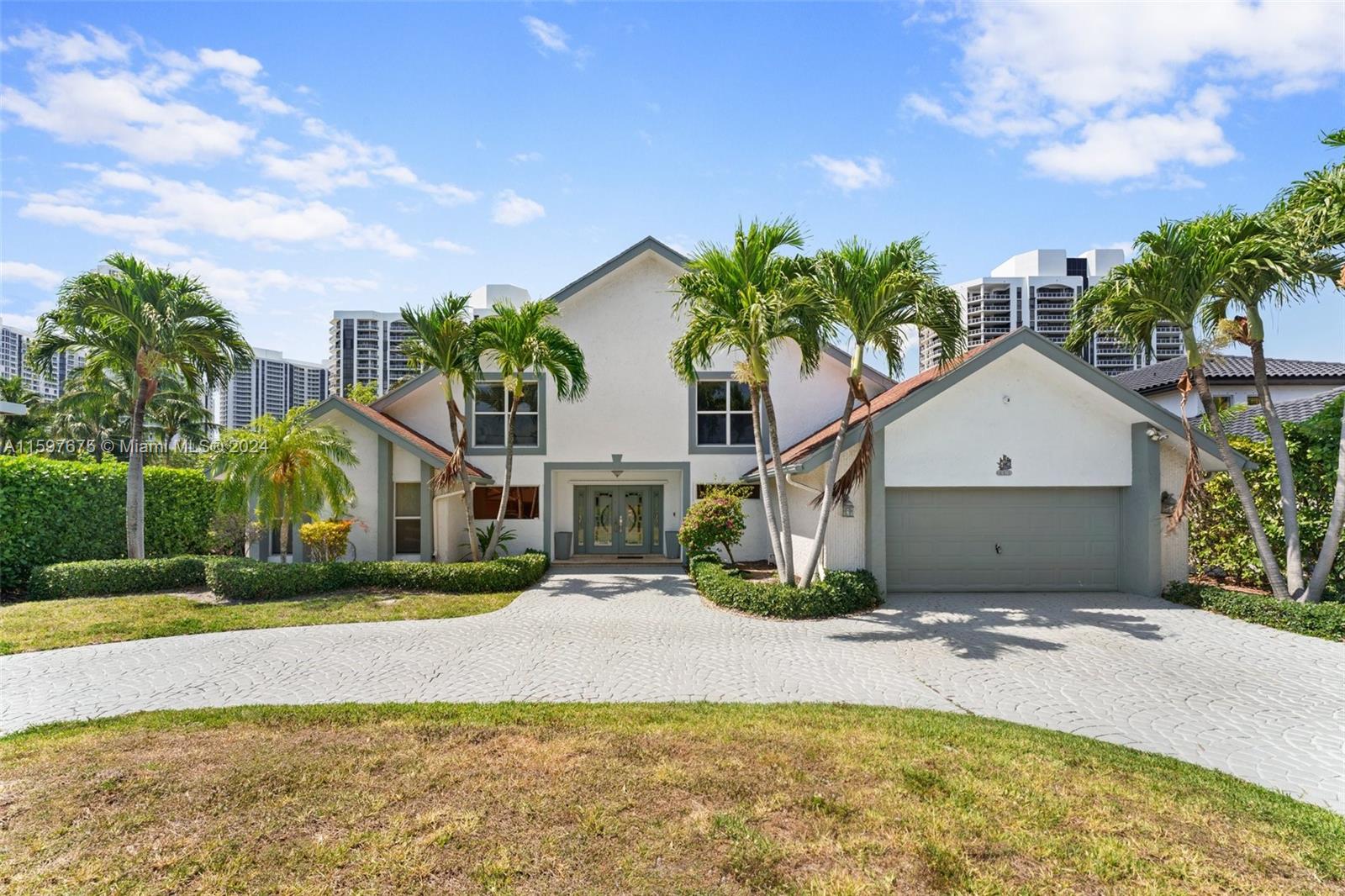 413 Holiday Dr