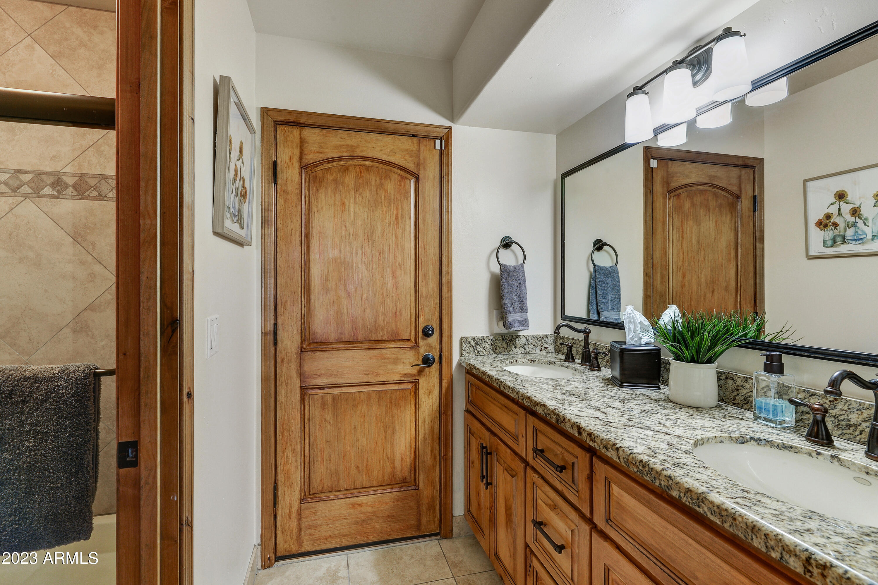 4333 E MOUNTAIN VIEW Road