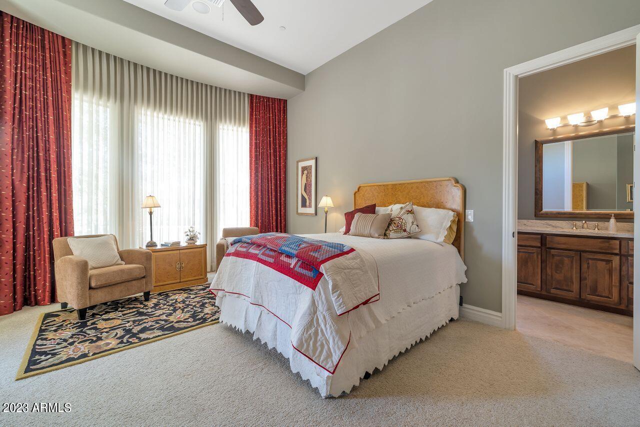 9041 N 54TH Place
