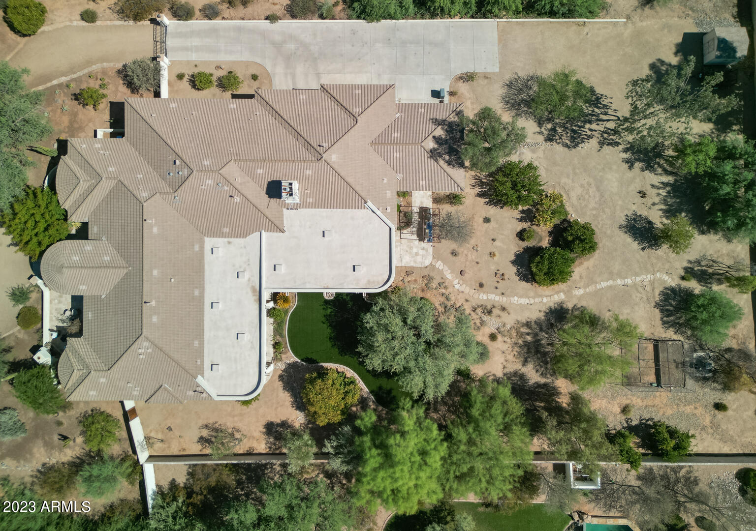 9041 N 54TH Place