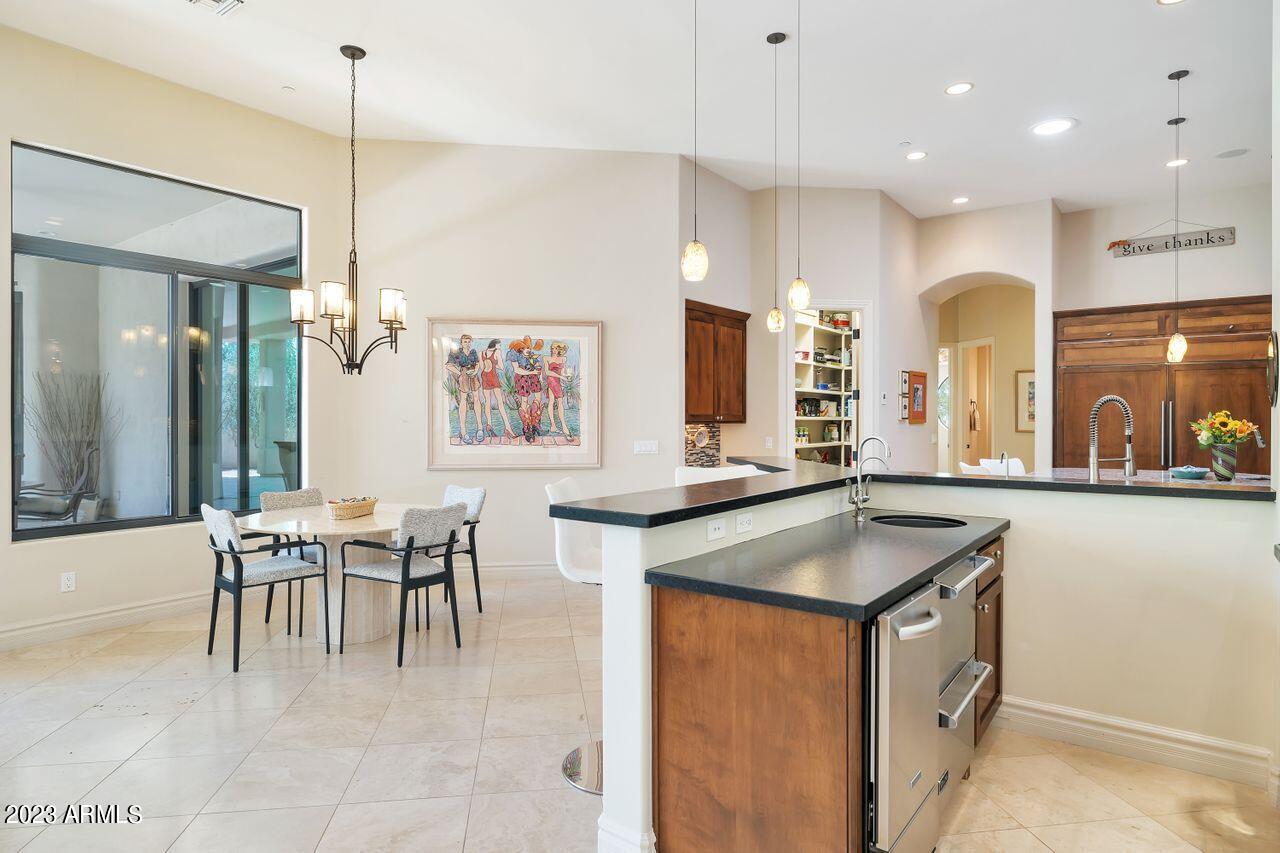 9041 N 54TH Place