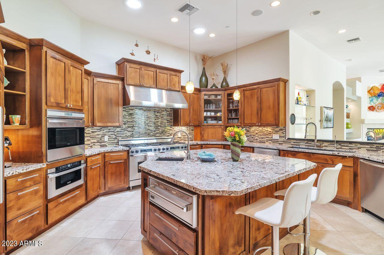 9041 N 54TH Place