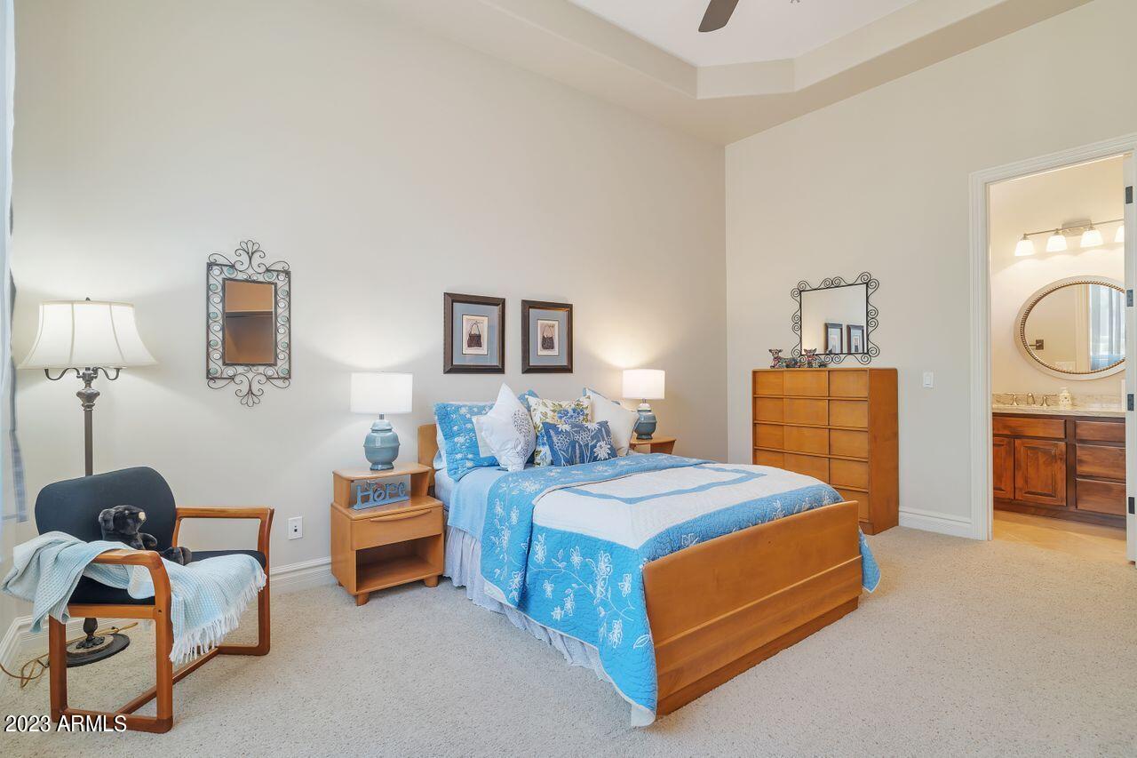 9041 N 54TH Place