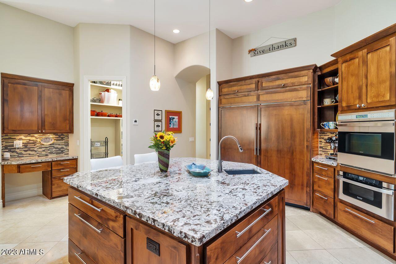9041 N 54TH Place