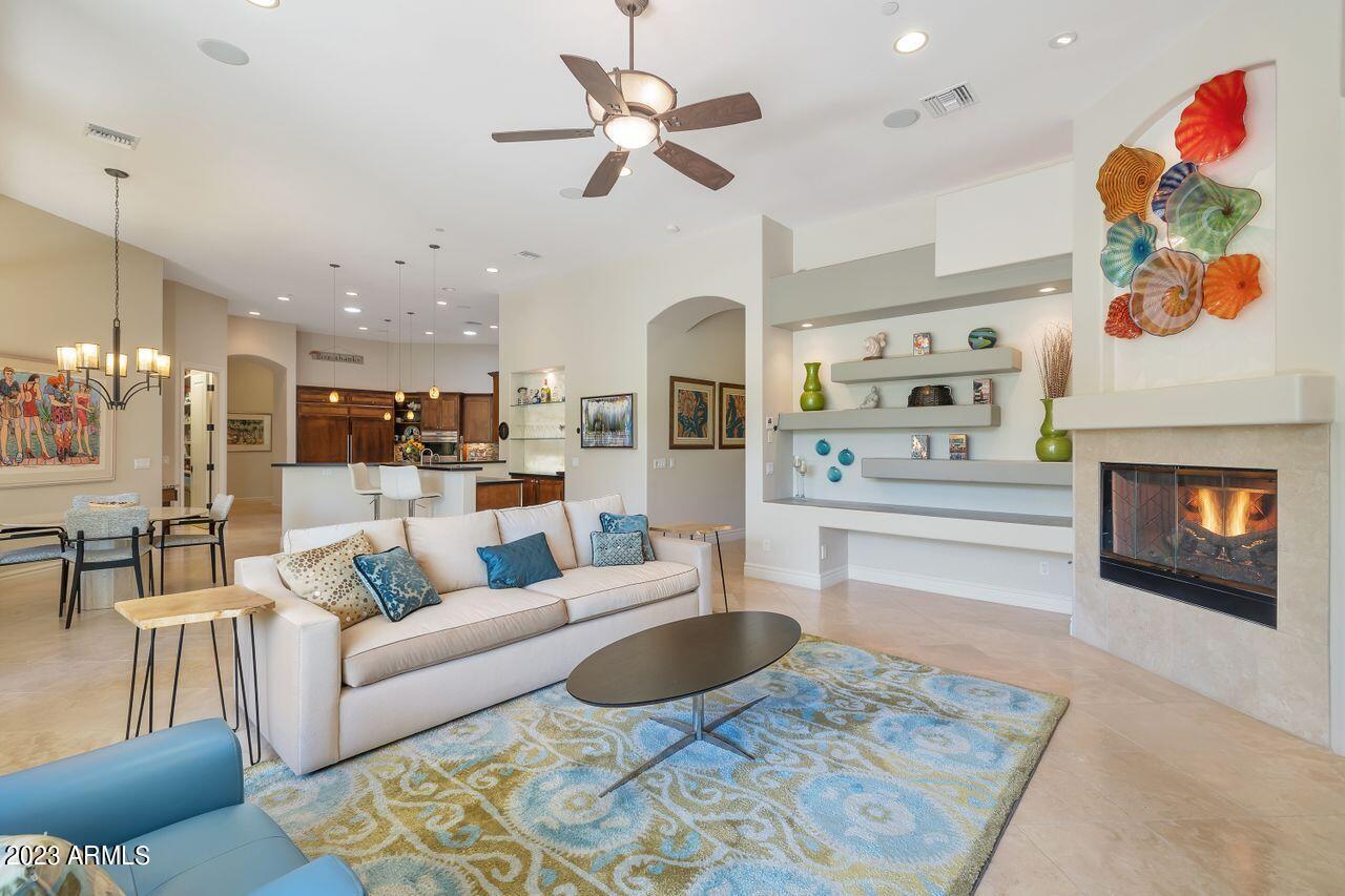 9041 N 54TH Place