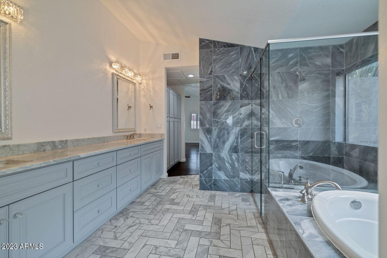 3432 E GOLDEN VISTA Lane