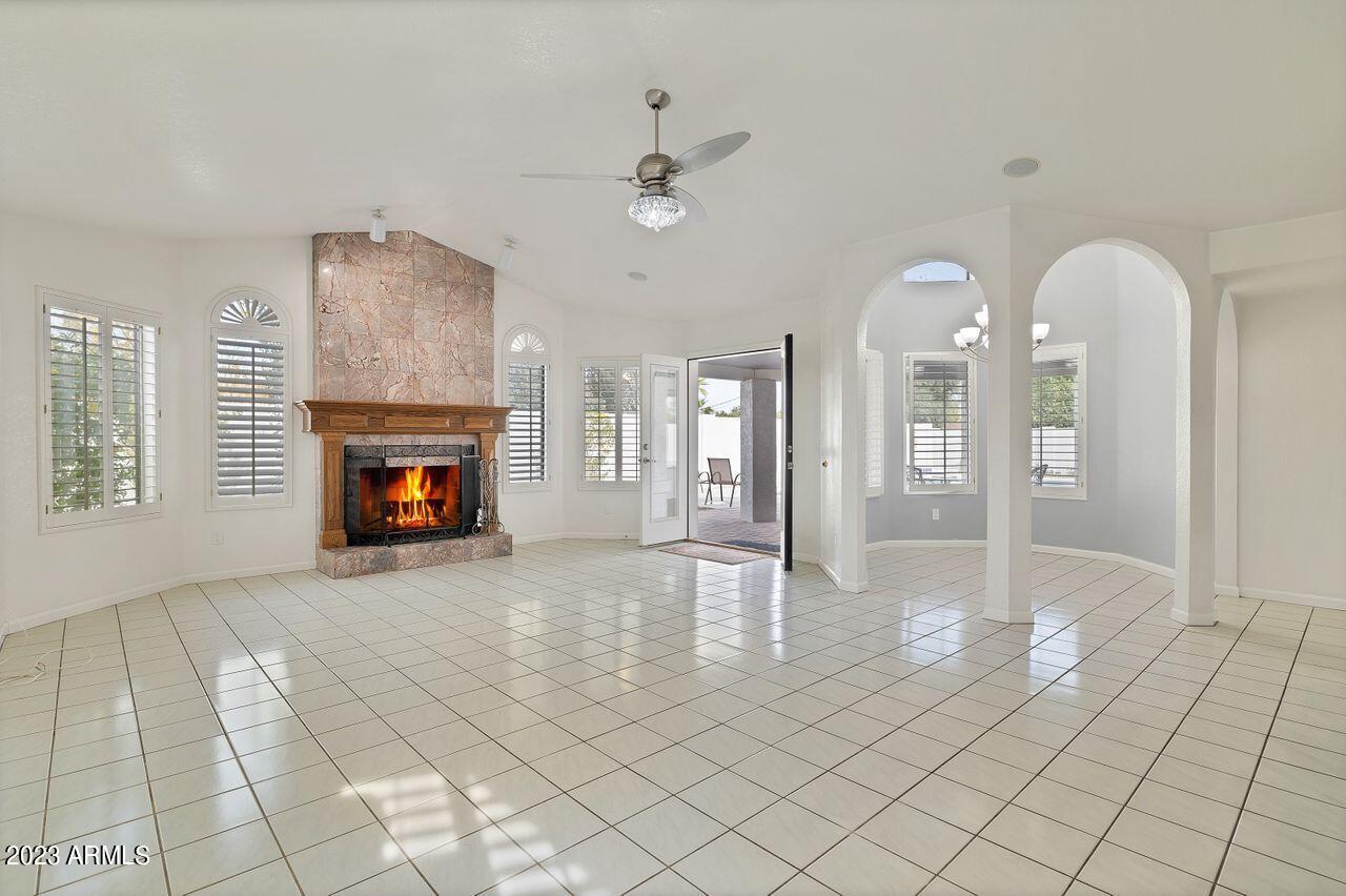 3432 E GOLDEN VISTA Lane