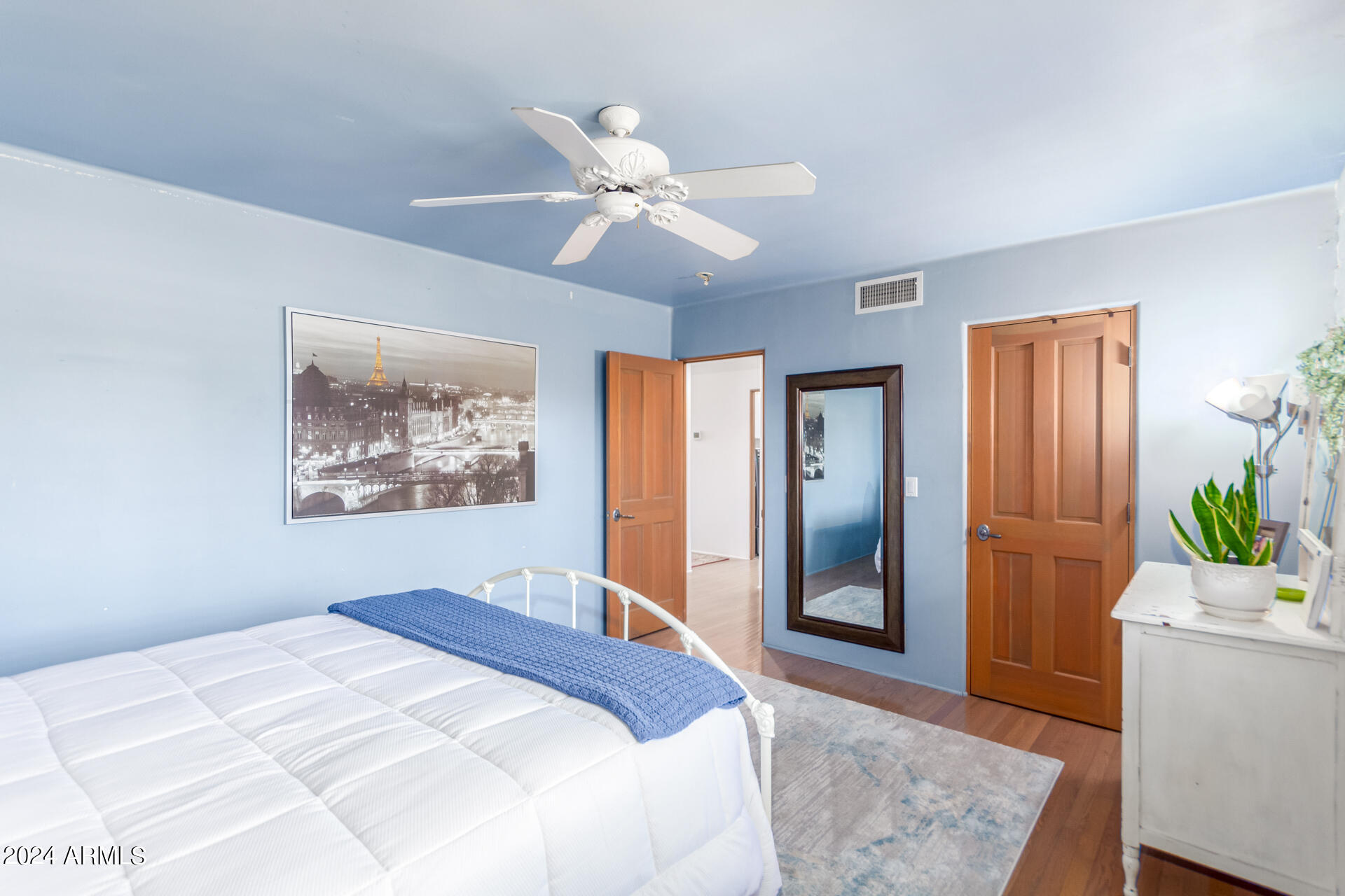 12012 N OAKHURST Way