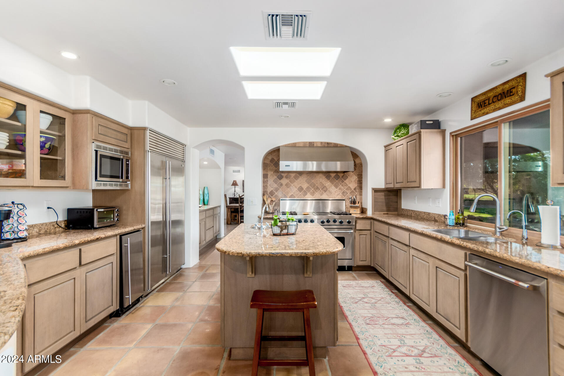 12012 N OAKHURST Way