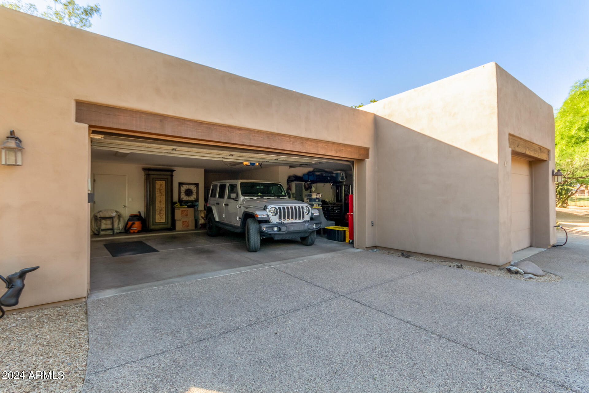 12012 N OAKHURST Way