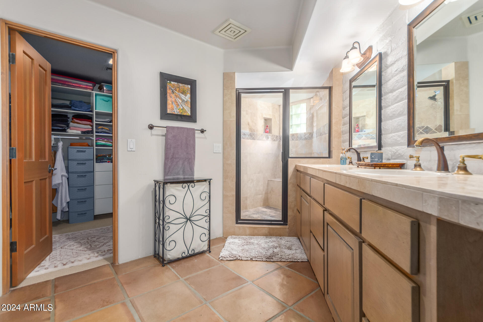 12012 N OAKHURST Way