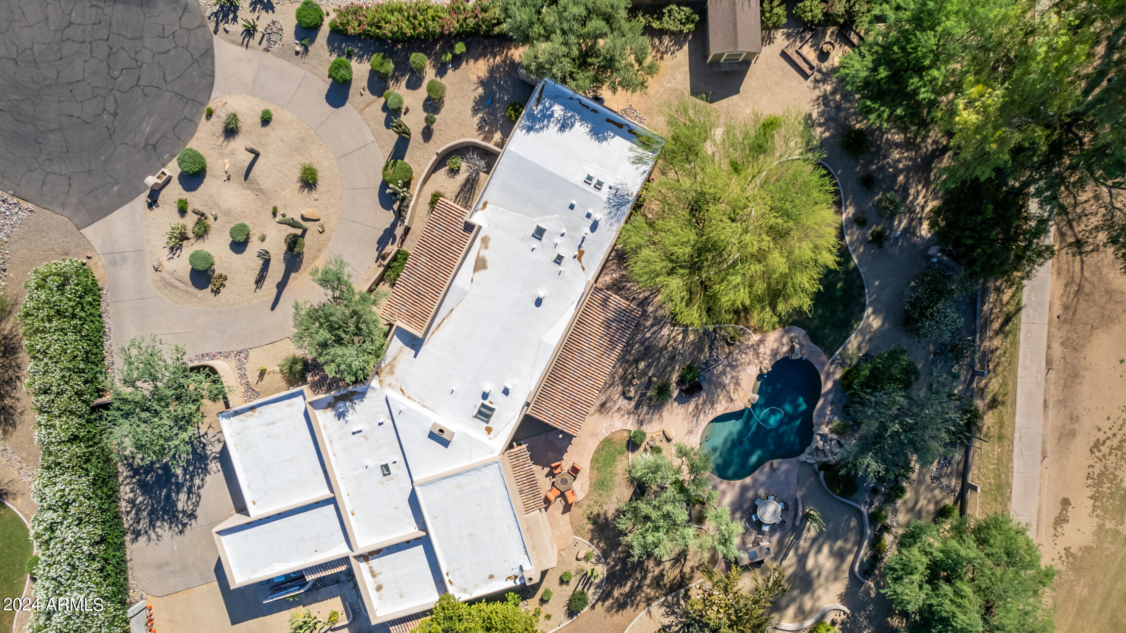 12012 N OAKHURST Way